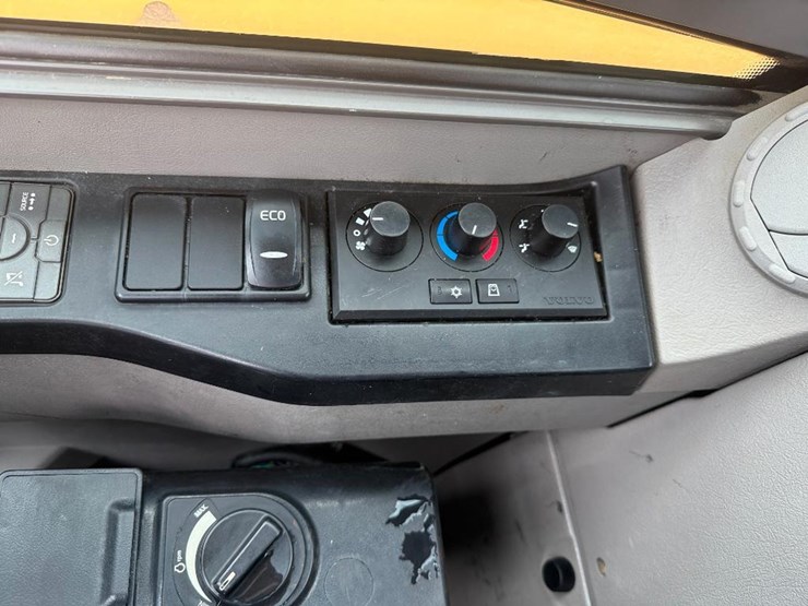 volvo-ecr88d-image-52