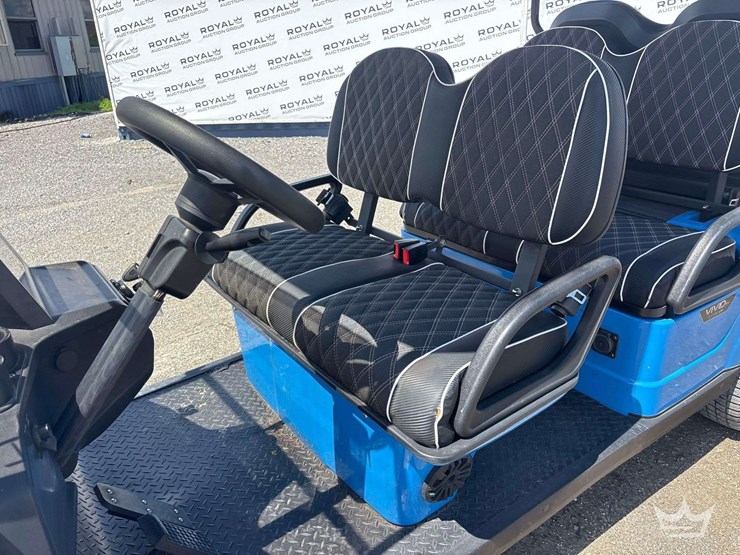 2024-vivid-ev-6-person-electric-cart-image-6