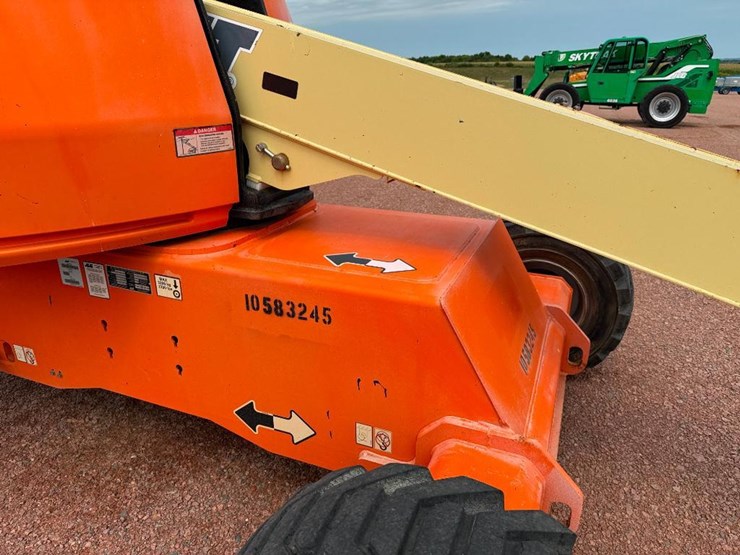 jlg-400s-image-13