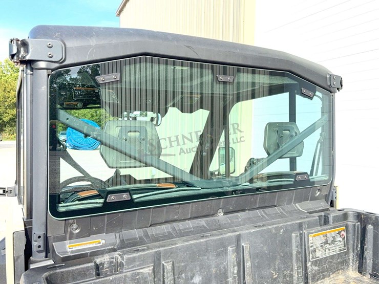 2023-can-am-hd10-defender-limited-4x4-utv-image-45