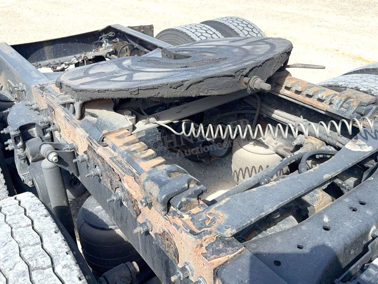 2020-peterbilt-579-image-27