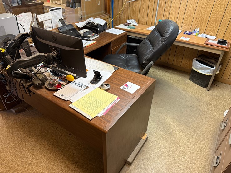 5’-x-5’-l-shape-wood-desk,-(1)-5’x2’-table,chair,-&-(2)-small-filing-cabinets-image-1