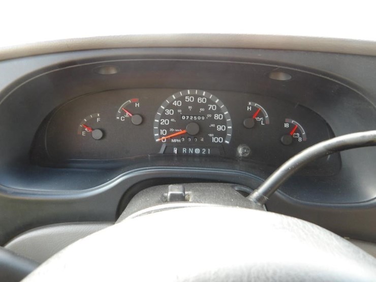 2002-ford-e350-image-17