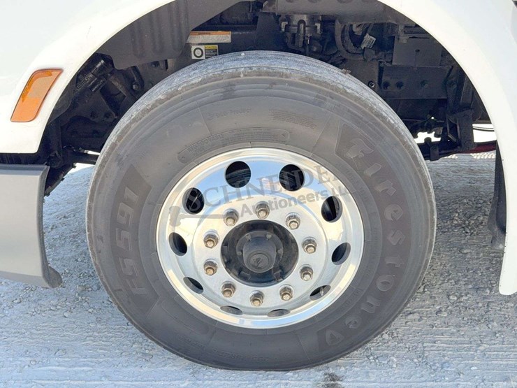 2018-peterbilt-579-image-45