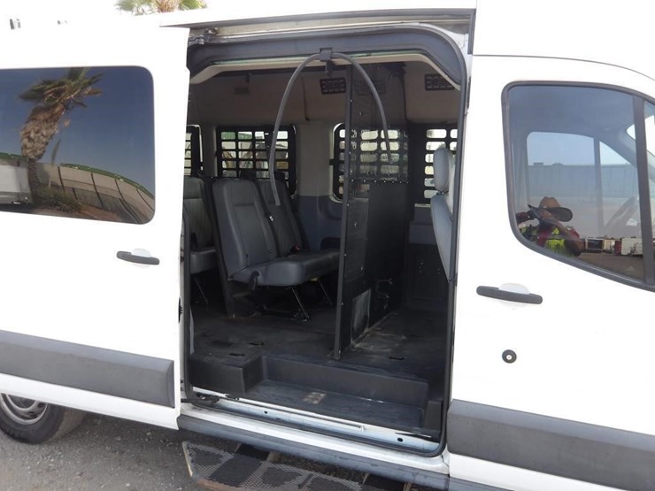 2017-ford-transit-image-12