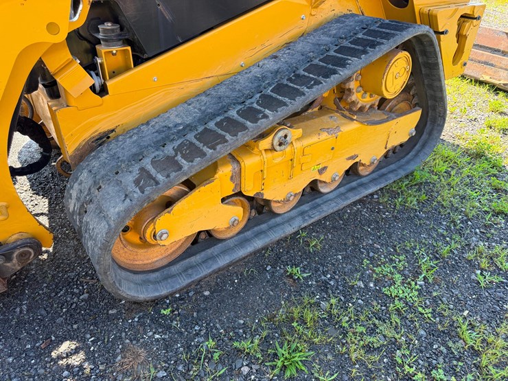 2019-caterpillar-259d-image-16