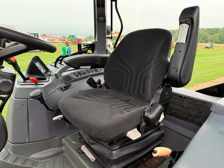 new-holland-ts130a-image-45
