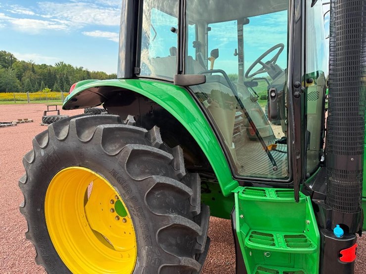 john-deere-6105m-image-18