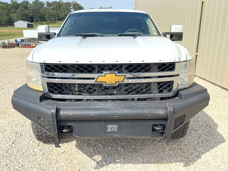2011-chevrolet-2500hd-image-9