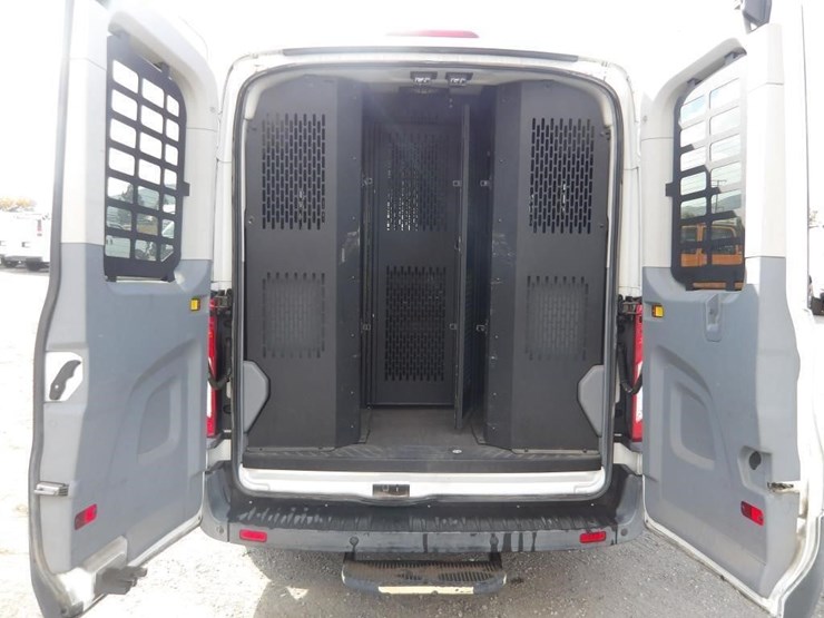 2017-ford-transit-image-12