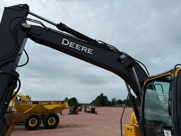 deere-130g-image-36