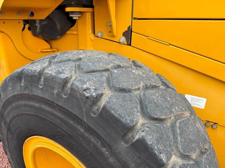 deere-624k-image-7