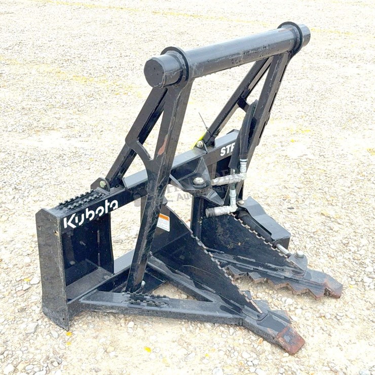 Kubota STP25 skid steer tree puller