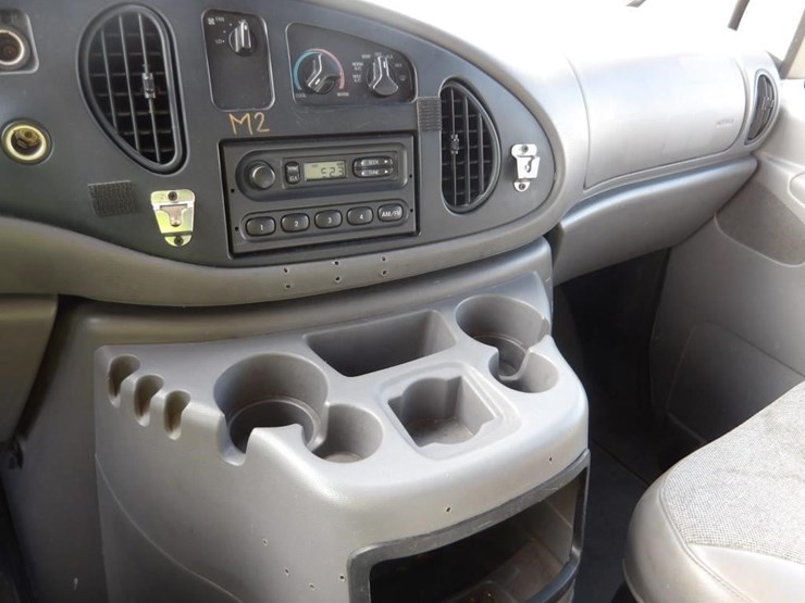 2002-ford-e350-image-18