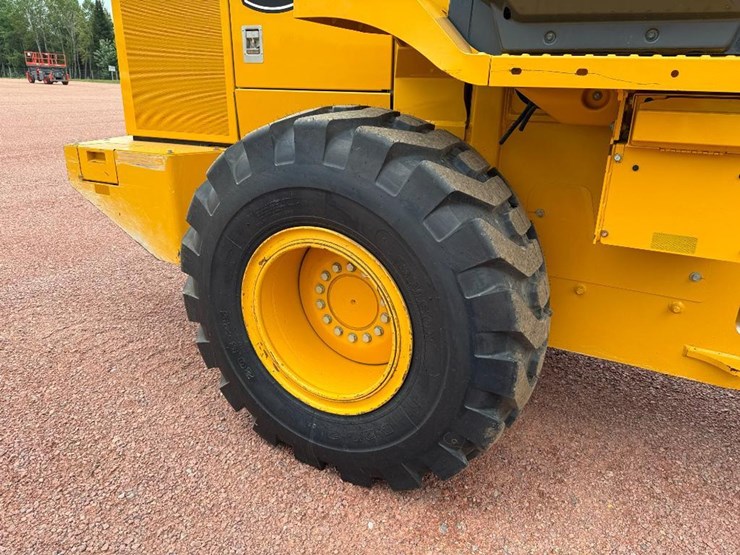 2019-deere-544l-image-13