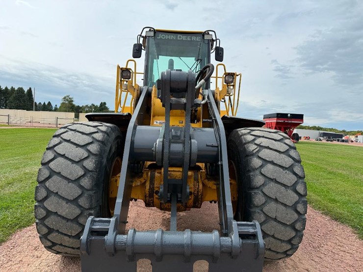 2005-deere-744j-image-28