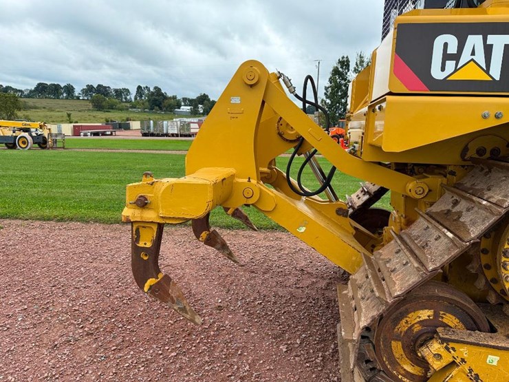 caterpillar-d6t-xl-image-33