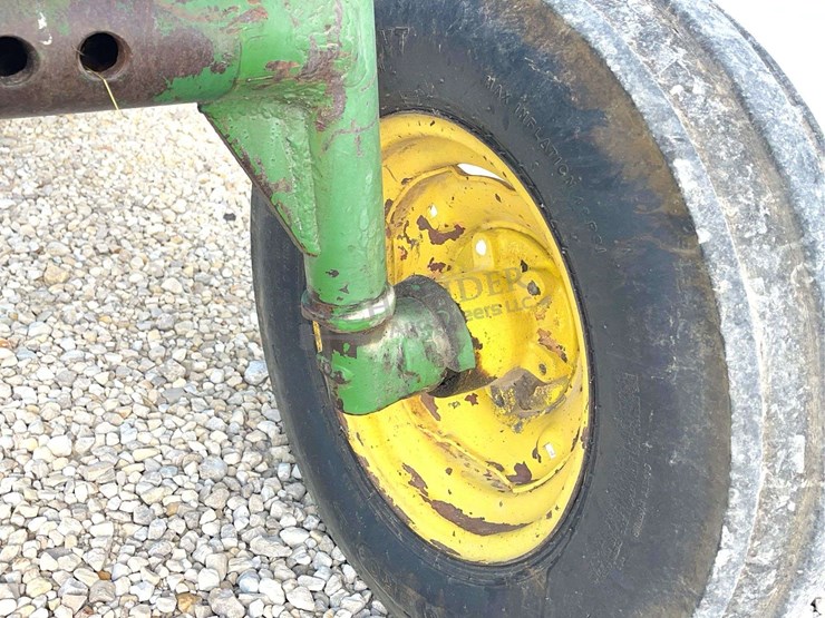 john-deere-4010-image-36