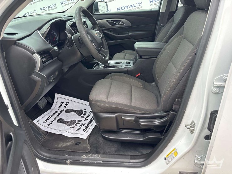 2021-chevrolet-traverse-image-10