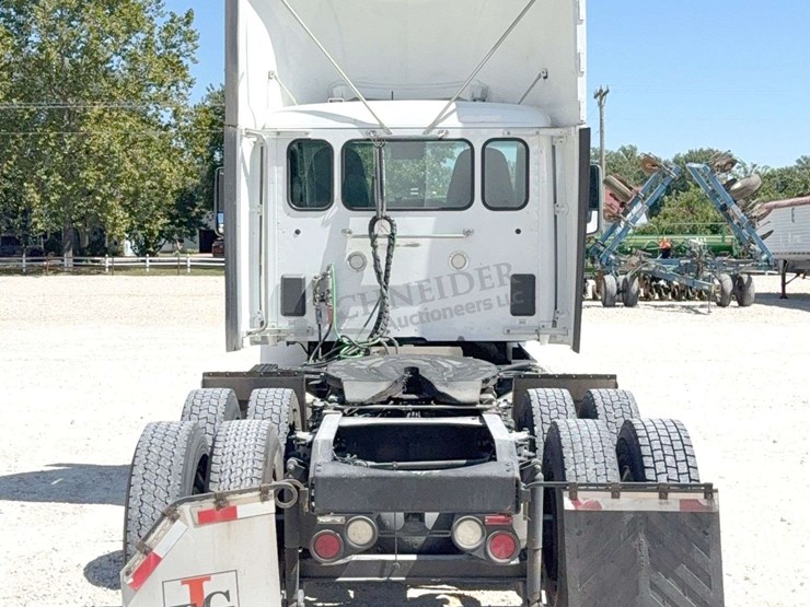 2020-peterbilt-579-image-7