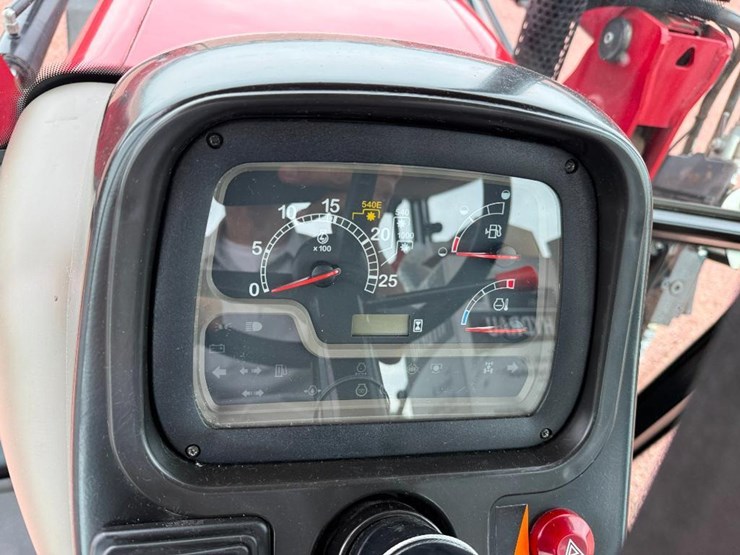 case-ih-farmall-70-image-48