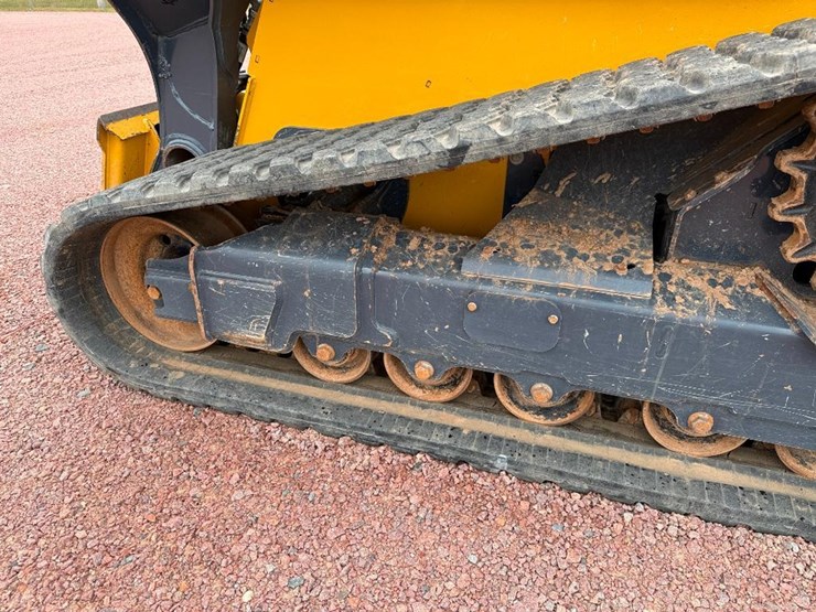 2022-deere-333g-image-11