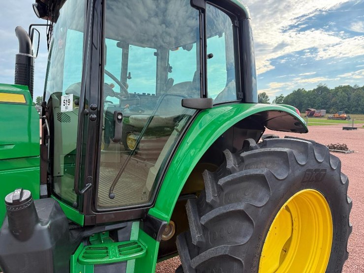 john-deere-6105m-image-12