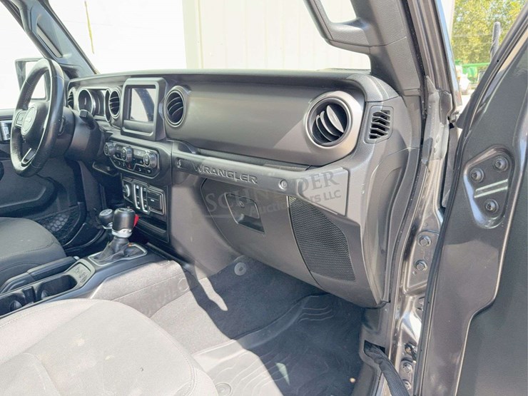 2018-jeep-wrangler-sport-image-41