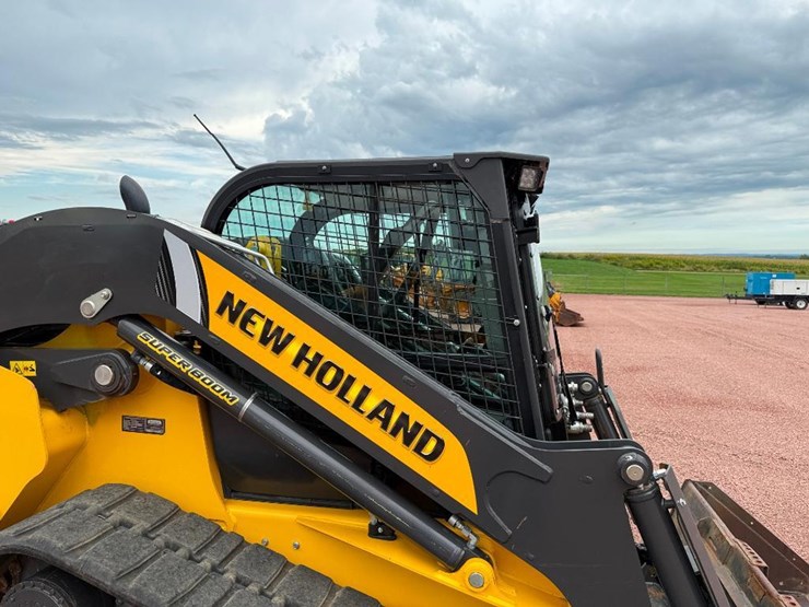 new-holland-c362-image-25