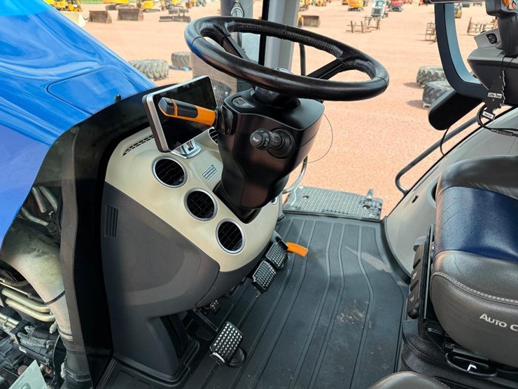 new-holland-t8.320-image-66