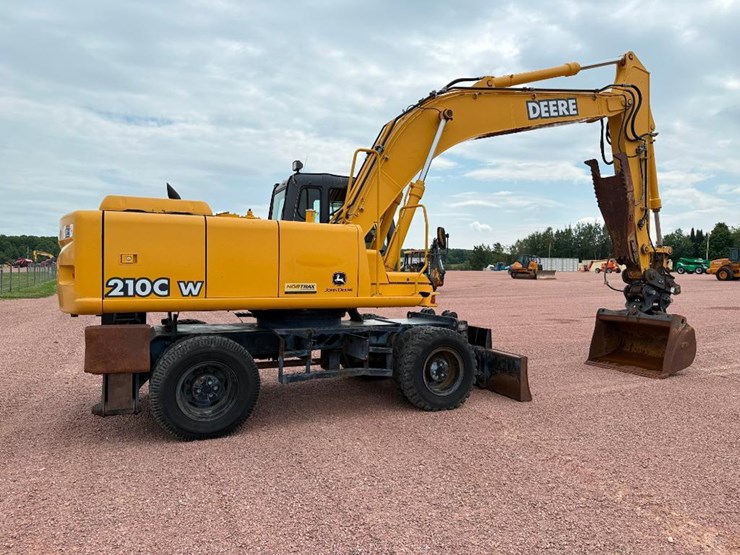 deere-210c-w-image-3