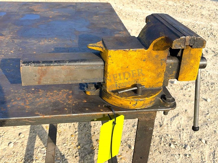 4'x8'-steel-work-table-w/-8"-vise-image-5