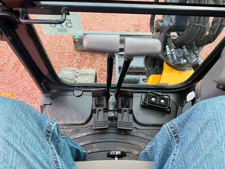 2023-deere-50g-image-52
