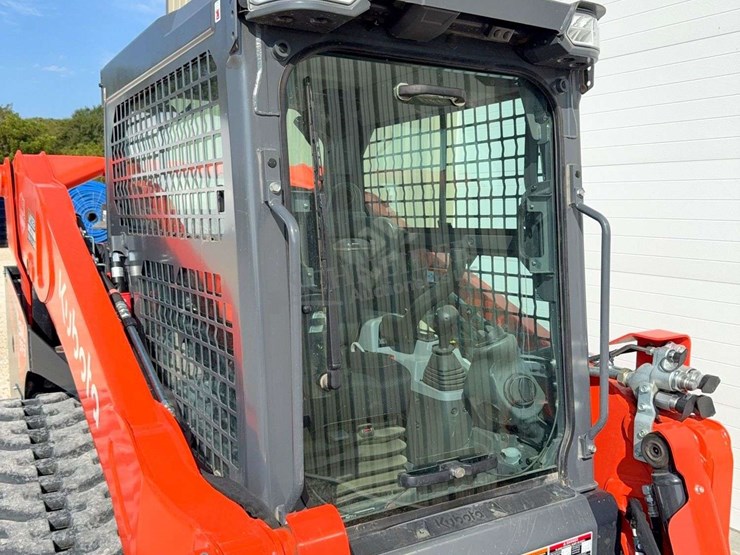 2026-kubota-svl97-3-image-14