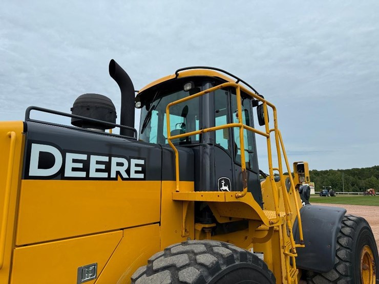 2005-deere-744j-image-18