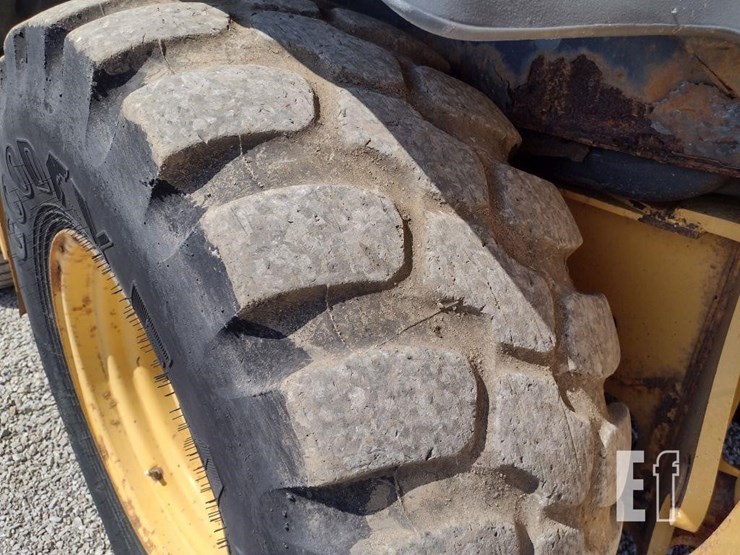 2010-deere-310sj-image-20