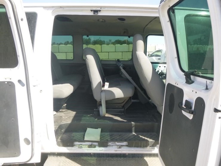 2012-ford-e350-image-18