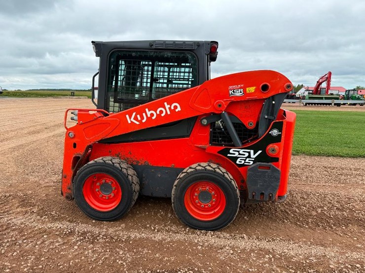 2023-kubota-ssv65-image-6