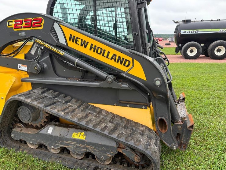 new-holland-c232-image-23