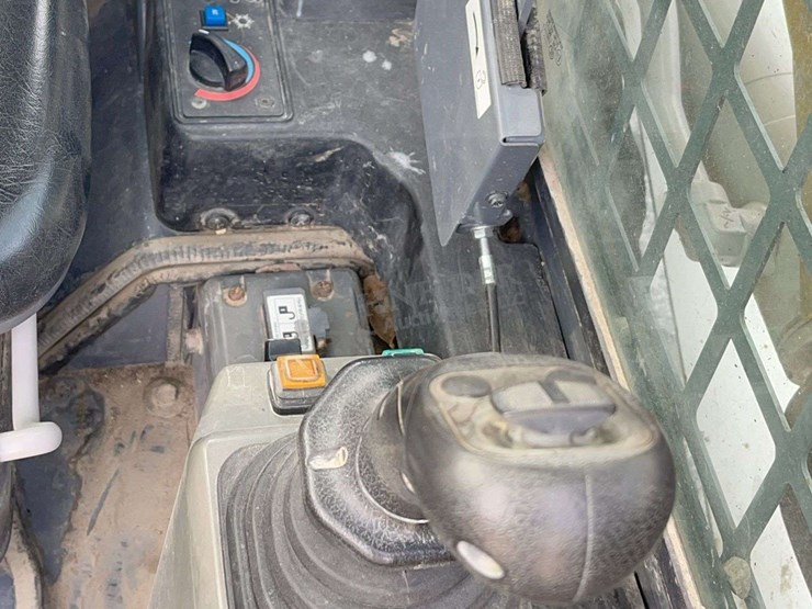 2012-takeuchi-tl10-image-28