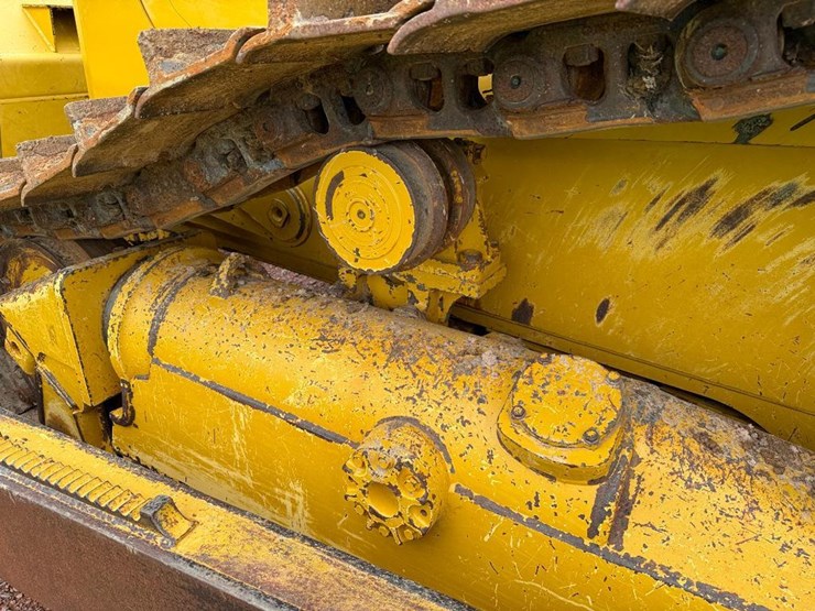 caterpillar-d6t-xl-image-11