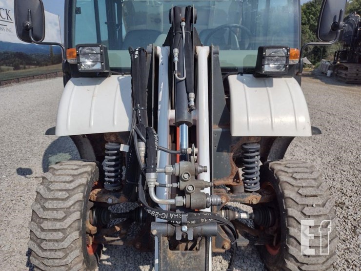 2021-bobcat-toolcat-5600-image-27