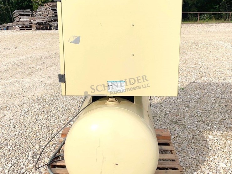 ingersoll-rand-120-gallon-air-compressor-image-4