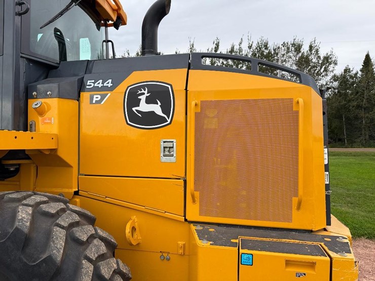2021-deere-544p-image-23