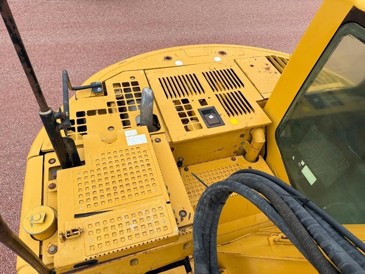 2004-caterpillar-314c-image-34