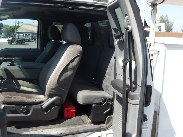 2011-ford-f550-image-15
