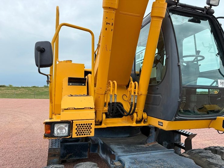 deere-210c-w-image-17