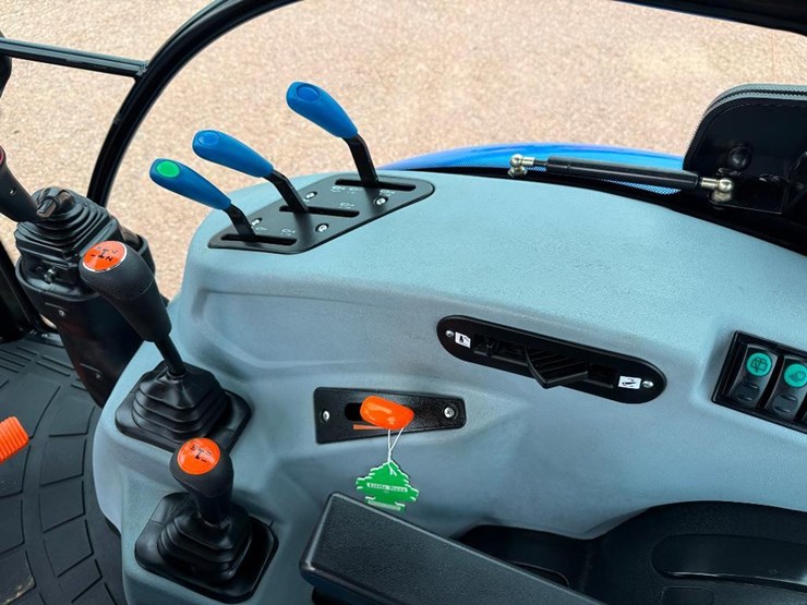 new-holland-workmaster-95-image-53