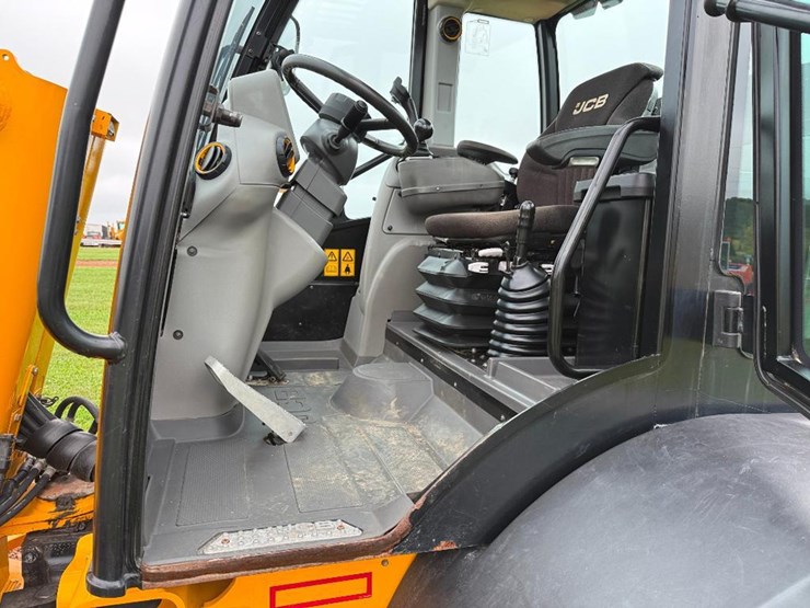 jcb-tm320-image-44