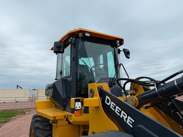 2021-deere-544p-image-13